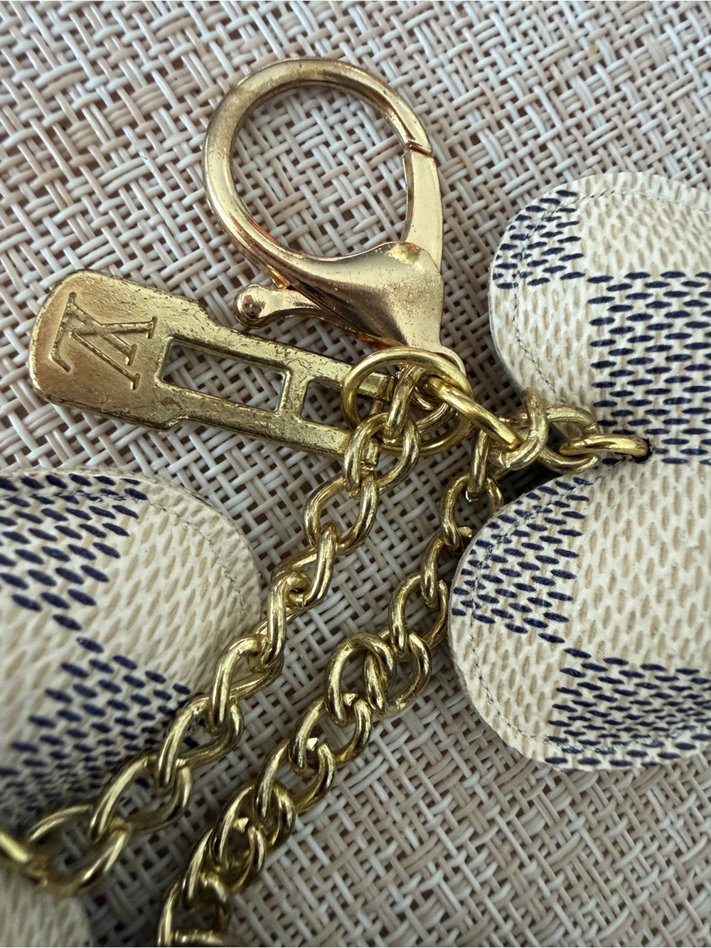 Louis Vuitton Vintage Lock & Key Upcycled Damier Azur 3-Heart BagCharm KeyHolder - Picture 12 of 14